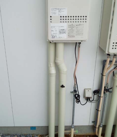 壁掛け給湯器廻り配管・保温施工 壁掛け給湯器廻り配管・保温施工